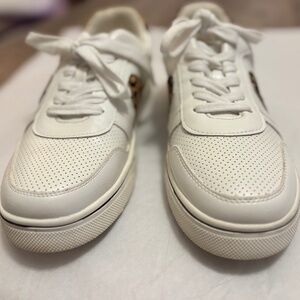 Mia sneakers